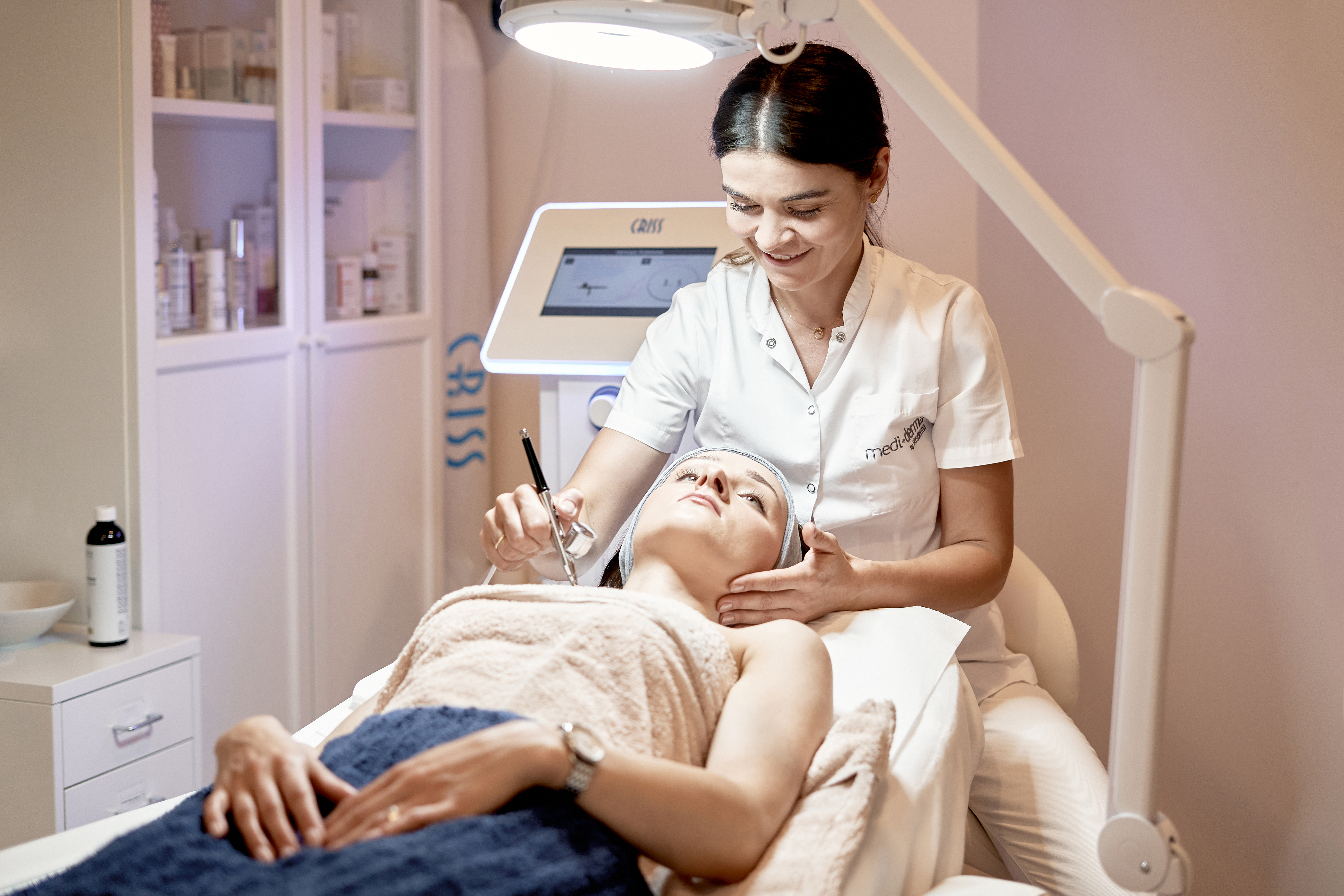 Infuzja tlenowa Intraceuticals — nawilżanie i odmładzanie skóry twarzy Rzeszów